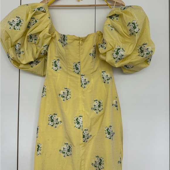 Chic Yellow Floral Midi Dress - Picture 5 of 13